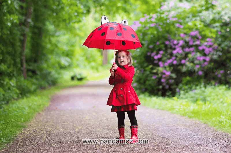 دعای باران و چتر دختر خردسال