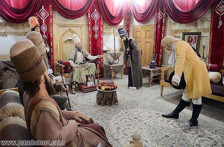 عکس تندیس و مجسمه های مومی کریم خان زند وکیل الرعایا در شیراز در ارگ کریم خان و درباریان