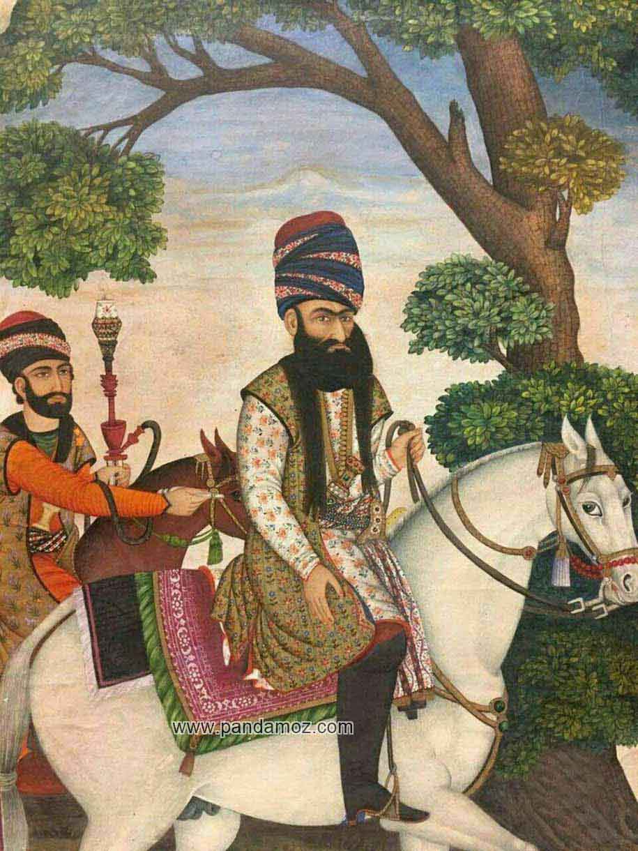 عکس نقاشی کریم خان زند سوار بر اسب و در پشت کریمخان تصویر خدمتکار که در حال دادن قلیان است دیده می شود