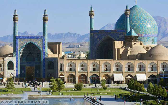 حکایت ایراد پیرزن به مناره مسجد و تدبیر معمار