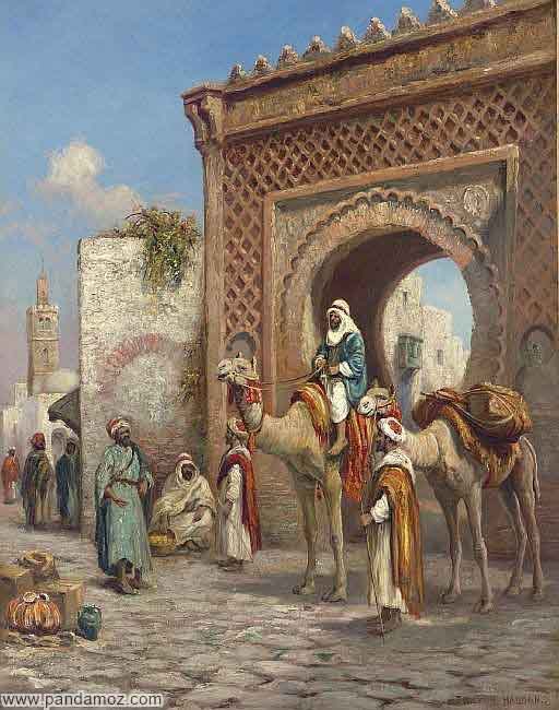 عکس تابلو نقاشی دروازه شهر در دوران قدیم و مرد شترسوار که در مقابل دروازه ایستاده و ساختمانهای اطراف. در تصویر شتر دیگری نیز وجود دارد و مردی افسار آن را به دست گرفته. از دور مناره مسجدی دیده می شود و نیز سایر مردانی که به کاری مشغولند