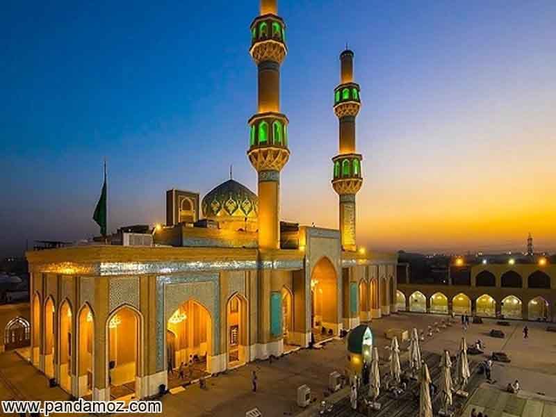 عکس تصویر بسیار زیبا از مسجد سهله در نزدیکی کوفه (10 کیلومتری نجف اشرف) در شب به همراه صحن حیاط مسجد و گنبد و گلدسته های مسجد سهله