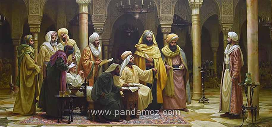 عکس تابلو نقاشی از محل دارالخلافه حکومت اسلامی در زمان خلفای عباسی. در تصویر گروهی از مردمان ایستاده اند و قاضی بر کرسی قضاوت نشسته و فردی در مقابل آنها ایستاده. در پشت زمینه عکس، مردم نشسته اند. ستون های تالار و قصر، لوسترهایی آویزان از سف با شمع و فرش