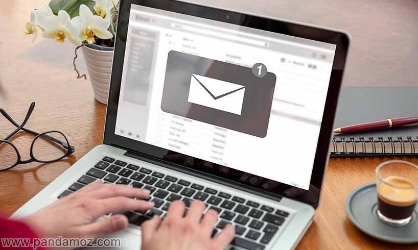 ایمیل از دنیاى مردگان