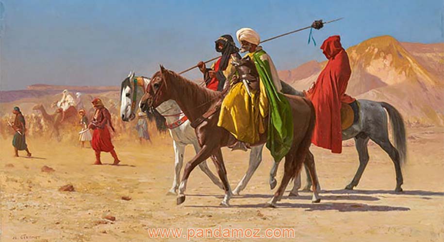 عکس تابلو نقاشی چند مرد سوارکار در بیابان و در کنار تپه ها، سوار بر اسب در حال انتقال زندانی هستند. افراد پیاده و شترسوار هم در تصویر دیده می شوند